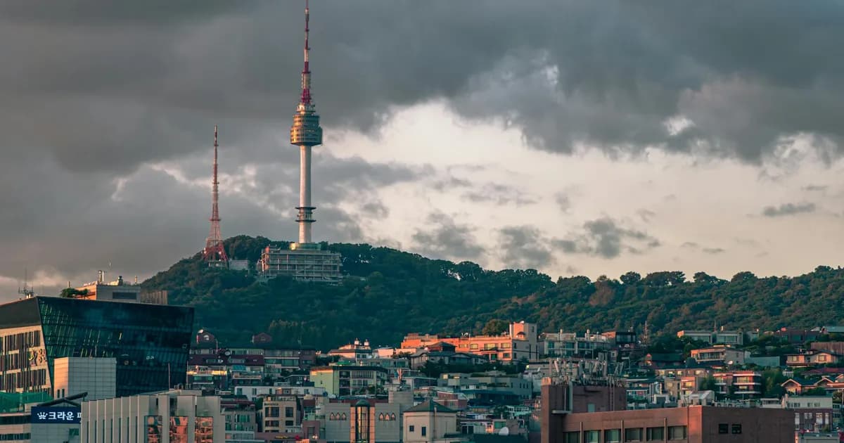 Seoul Namsan Tower cityscape
